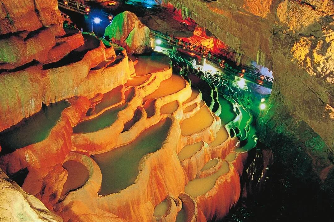 云南旅行經(jīng)典路線攻略！天地萬(wàn)象，領(lǐng)略大自然的鬼斧神工