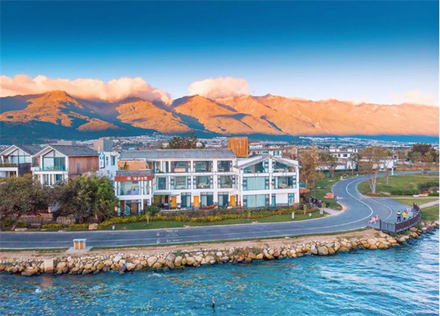被評為大理州2021年度最佳旅游美宿”酒店,蒼山洱海間,帶你詩意棲居。