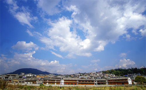 云南展臺(tái)設(shè)計(jì)中眾多企業(yè)及工廠為什么會(huì)選擇烤漆工藝？